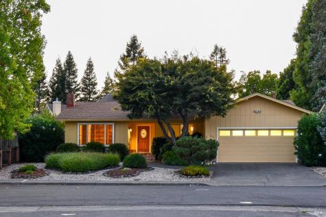 648 Avenue Del Oro Sonoma CA 95476
