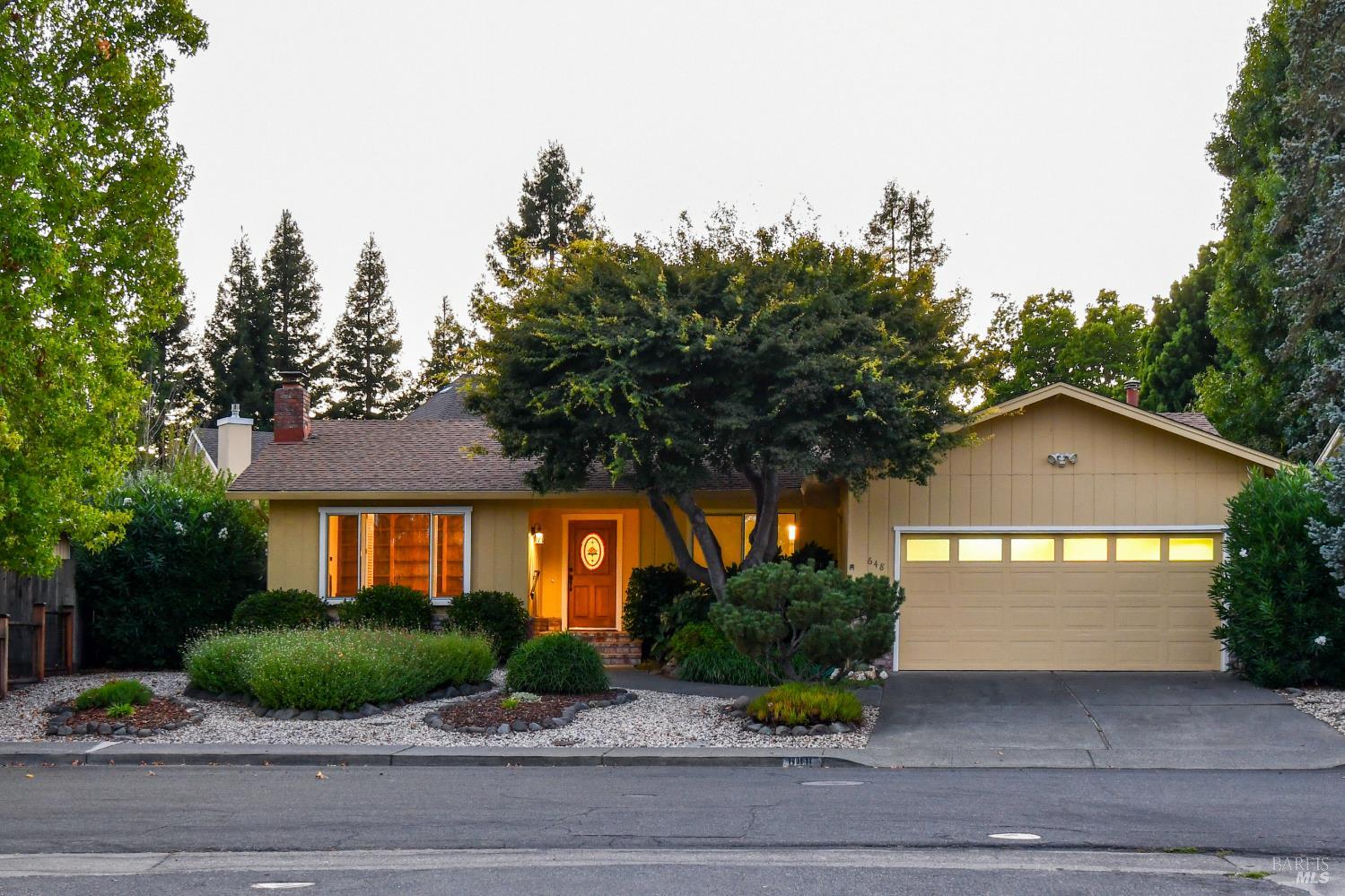 648 Avenue Del Oro Sonoma CA 95476