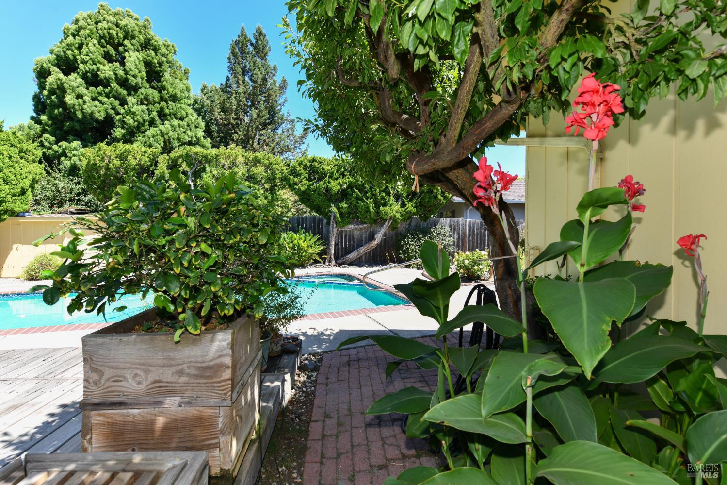 648 Avenue Del Oro Sonoma CA 95476