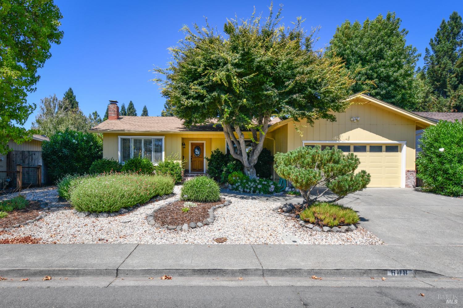 648 Avenue Del Oro Sonoma CA 95476
