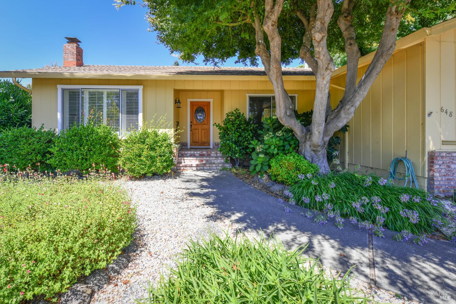 648 Avenue Del Oro Sonoma CA 95476