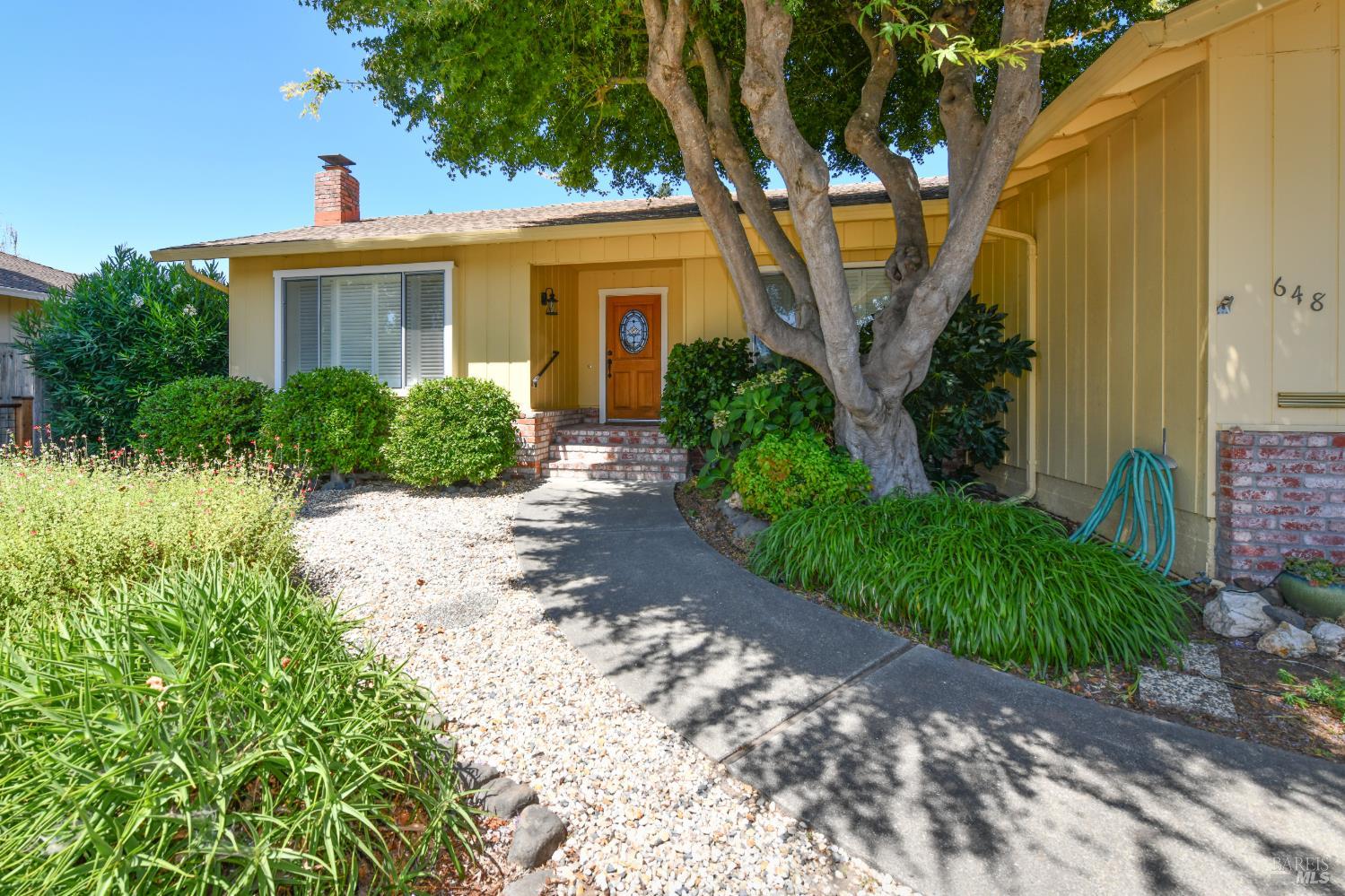 648 Avenue Del Oro Sonoma CA 95476