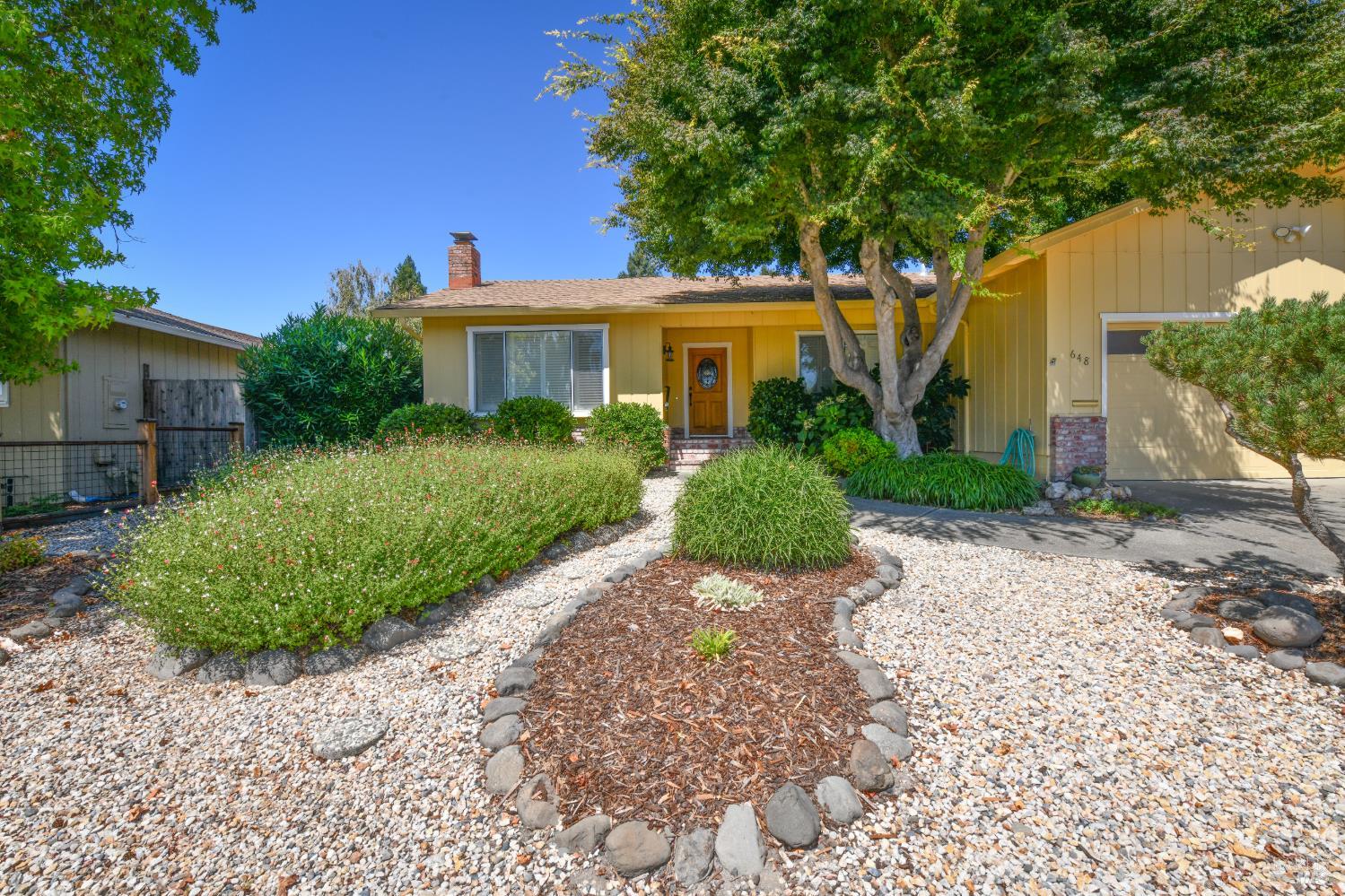 648 Avenue Del Oro Sonoma CA 95476