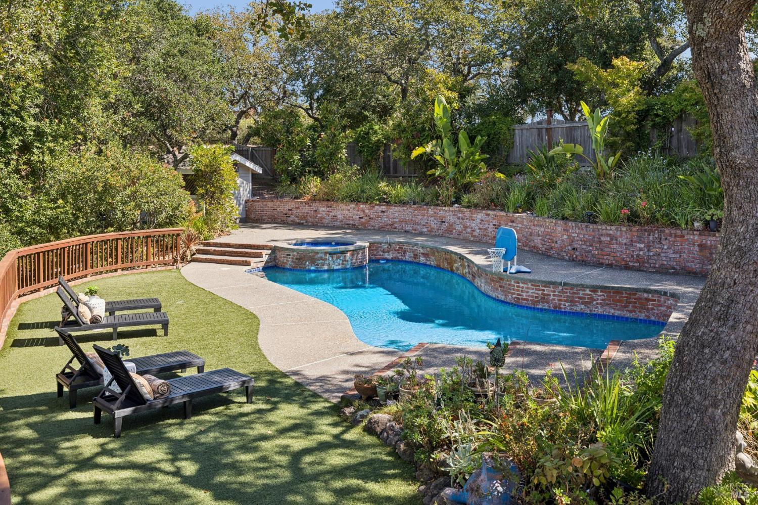 75 Atherton Oaks Drive Novato CA 94945
