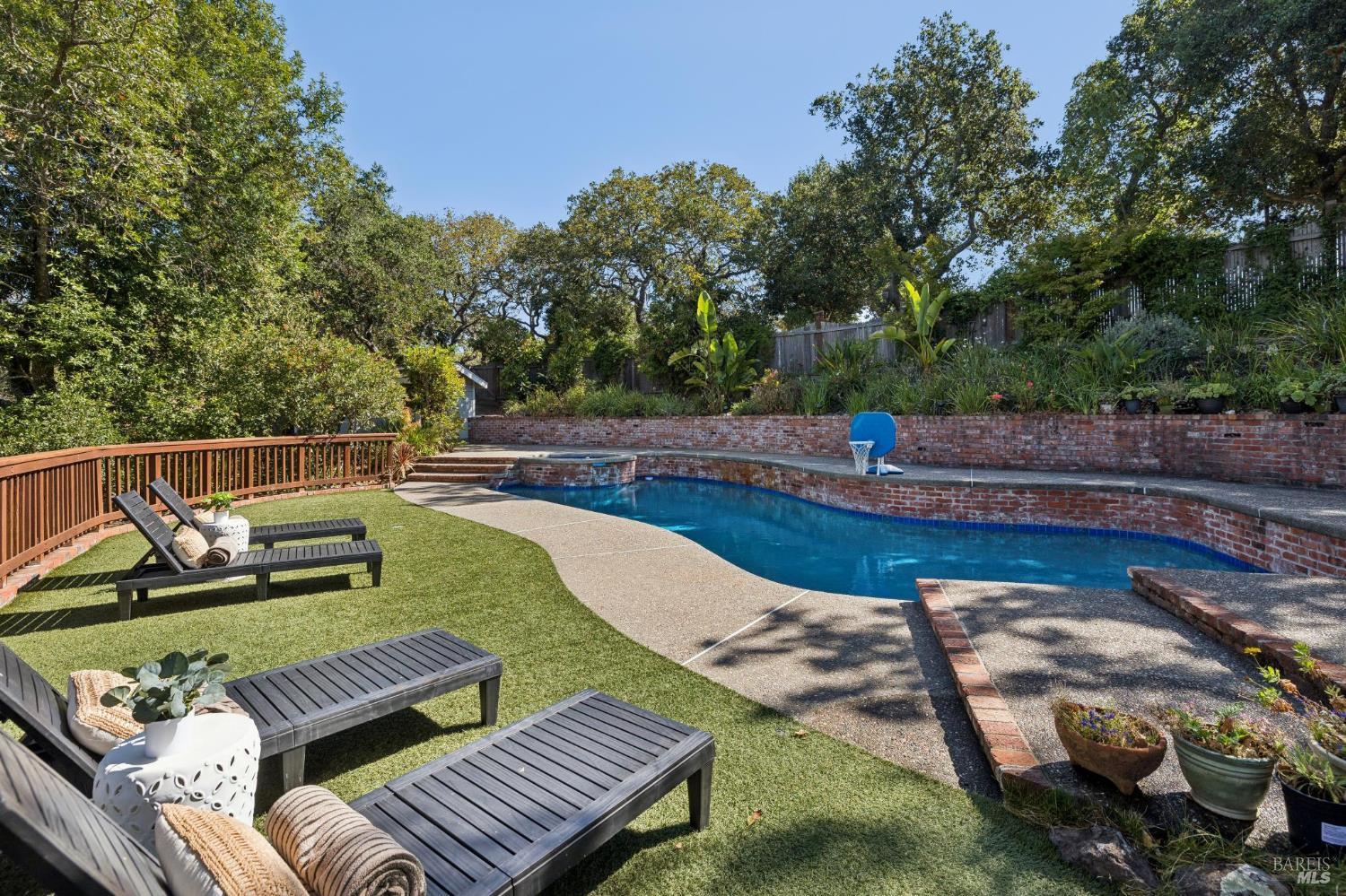 75 Atherton Oaks Drive Novato CA 94945