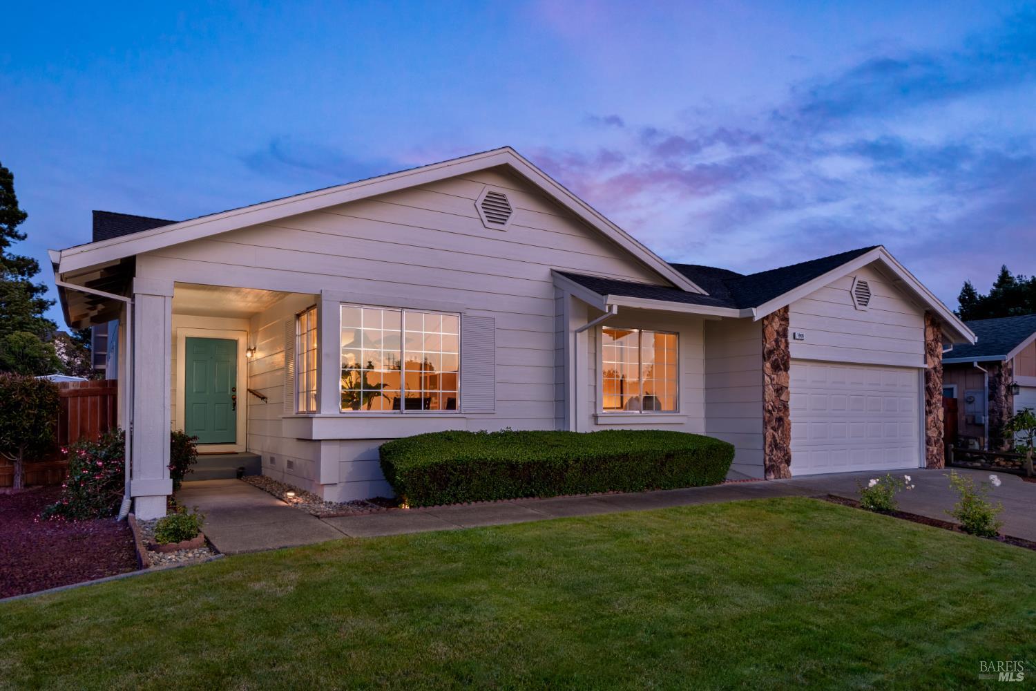 1908 Caulfield Lane Petaluma CA 94954