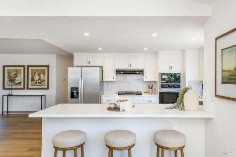 1908 Caulfield Lane Petaluma CA 94954