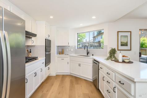 1908 Caulfield Lane Petaluma CA 94954