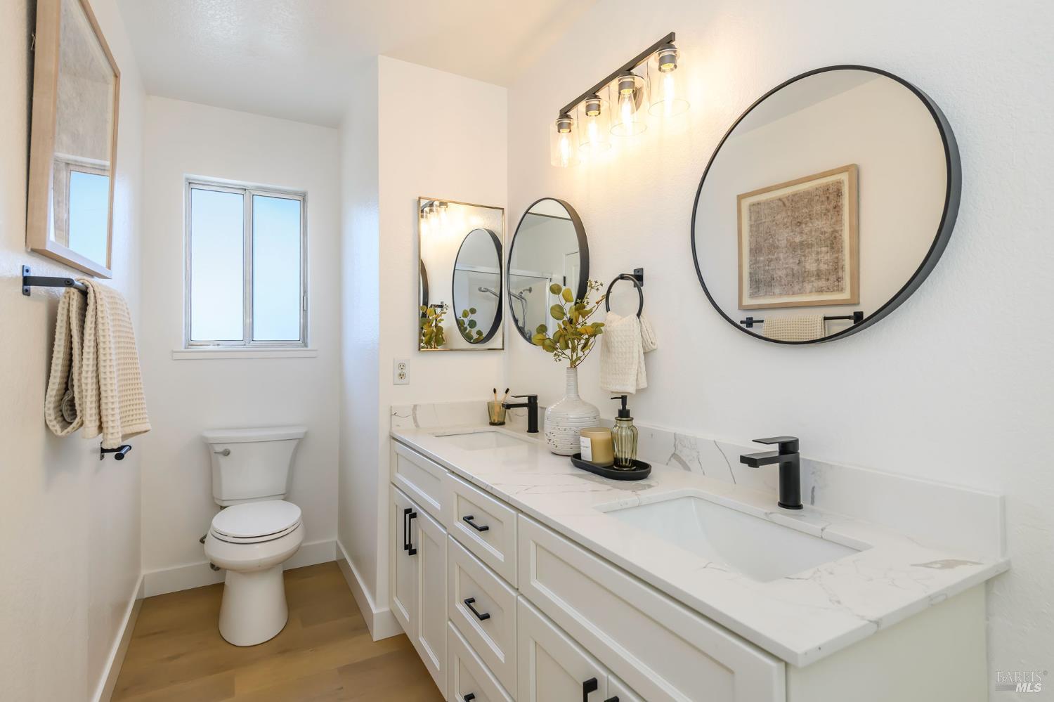 1908 Caulfield Lane Petaluma CA 94954