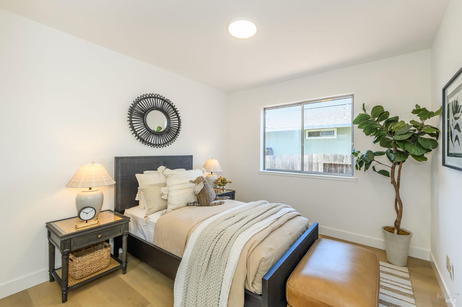 1908 Caulfield Lane Petaluma CA 94954