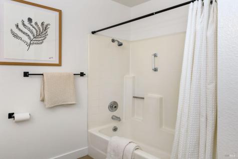 1908 Caulfield Lane Petaluma CA 94954