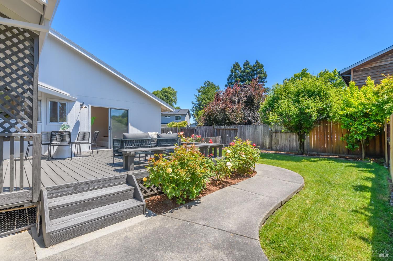 1908 Caulfield Lane Petaluma CA 94954