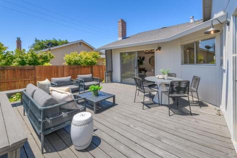 1908 Caulfield Lane Petaluma CA 94954