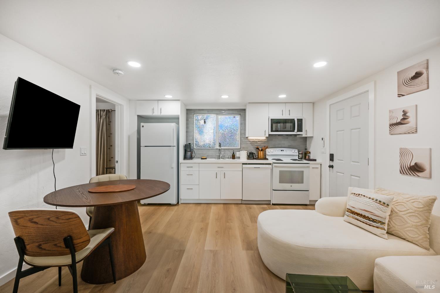 2072 Feliz Road Novato CA 94945