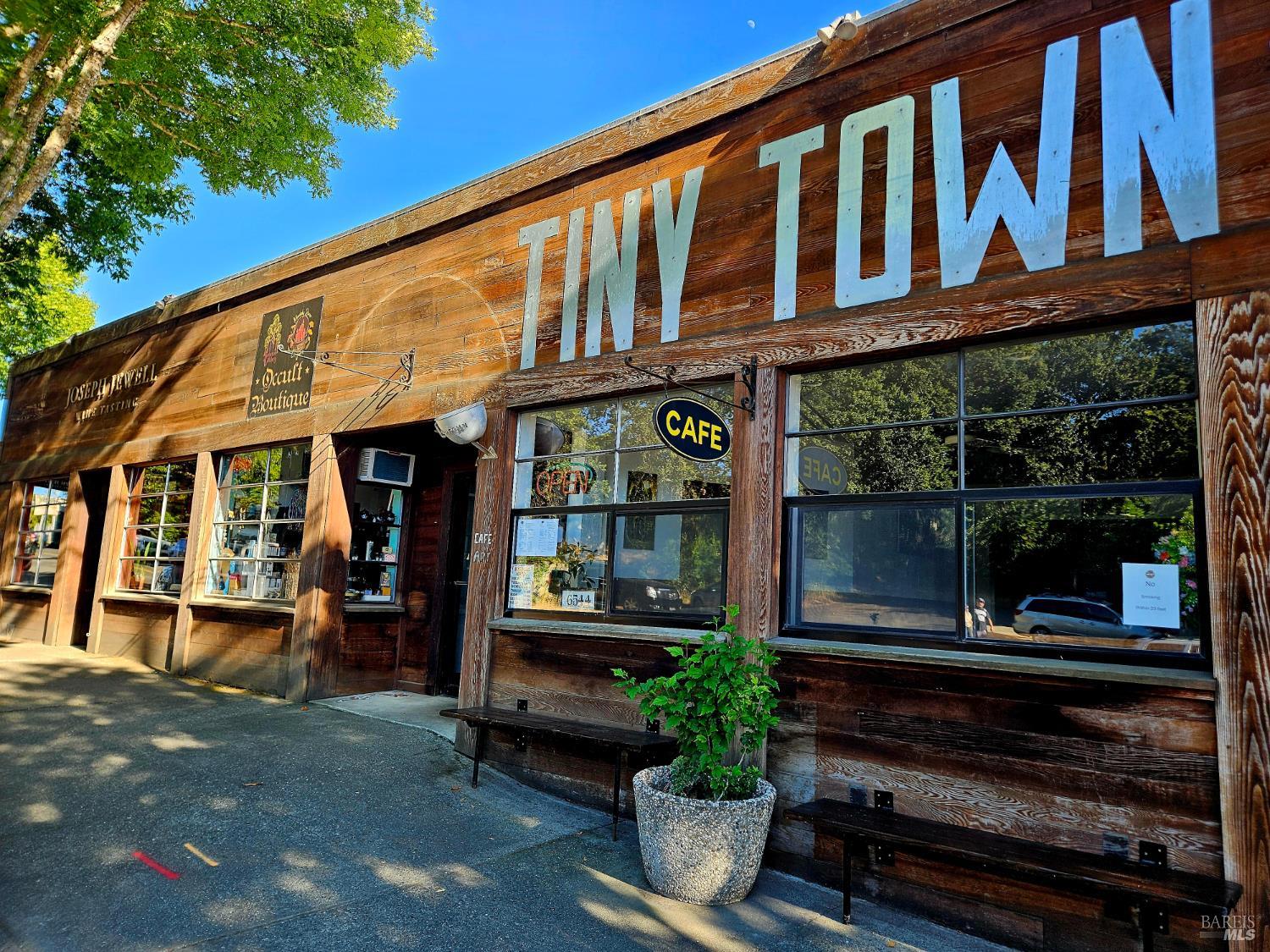 7120 Covey Road Forestville CA 95436