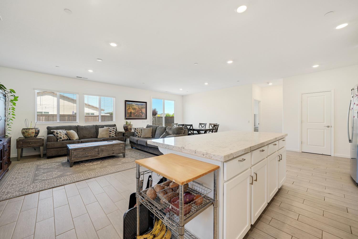 1398 Elkins Circle Olivehurst CA 95961