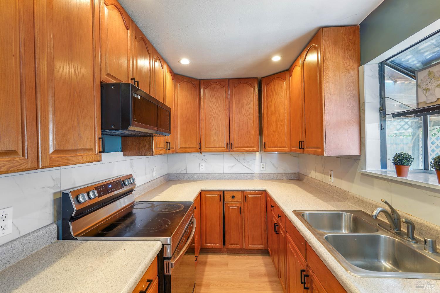 233 Maple Street Suisun City CA 94585