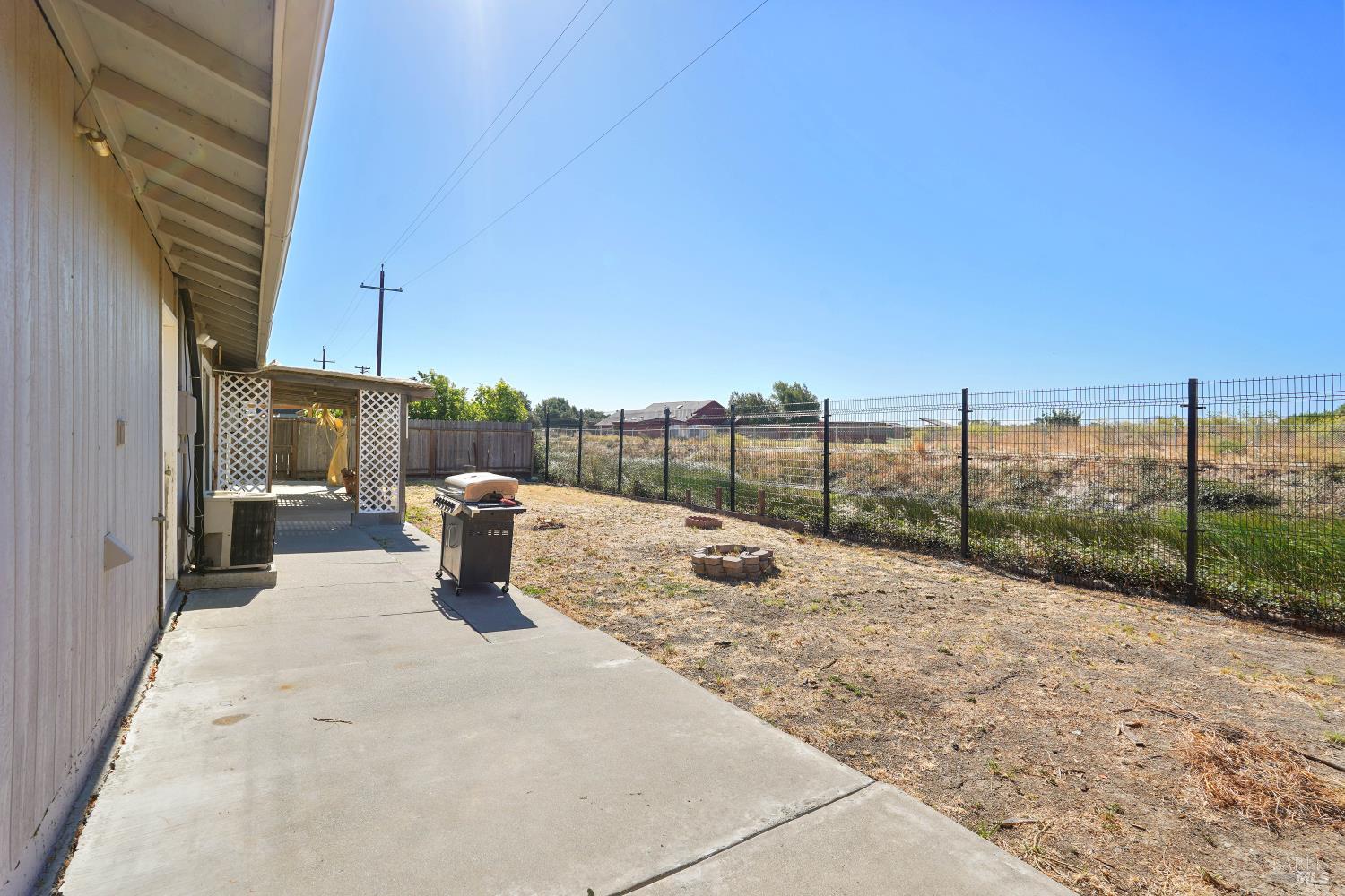 233 Maple Street Suisun City CA 94585