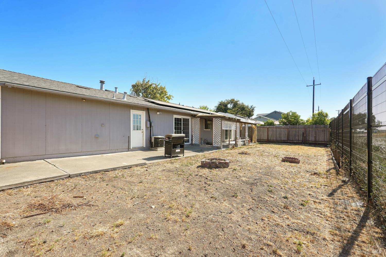 233 Maple Street Suisun City CA 94585