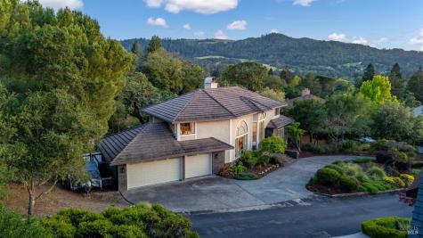 4715 Muirfield Court Santa Rosa CA 95405