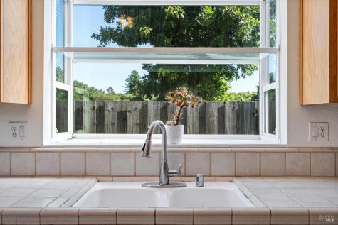 2424 Amethyst Way Santa Rosa CA 95404