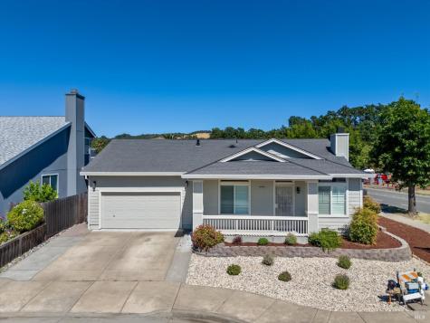 2424 Amethyst Way Santa Rosa CA 95404