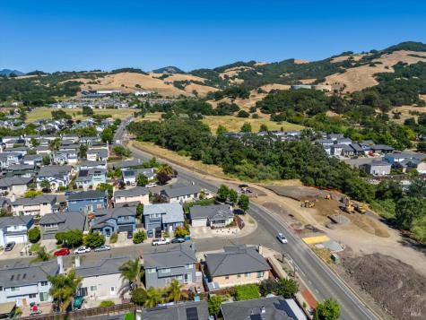 2424 Amethyst Way Santa Rosa CA 95404