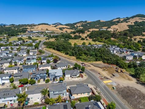 2424 Amethyst Way Santa Rosa CA 95404