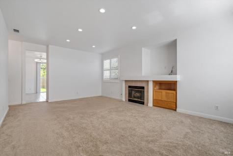2424 Amethyst Way Santa Rosa CA 95404