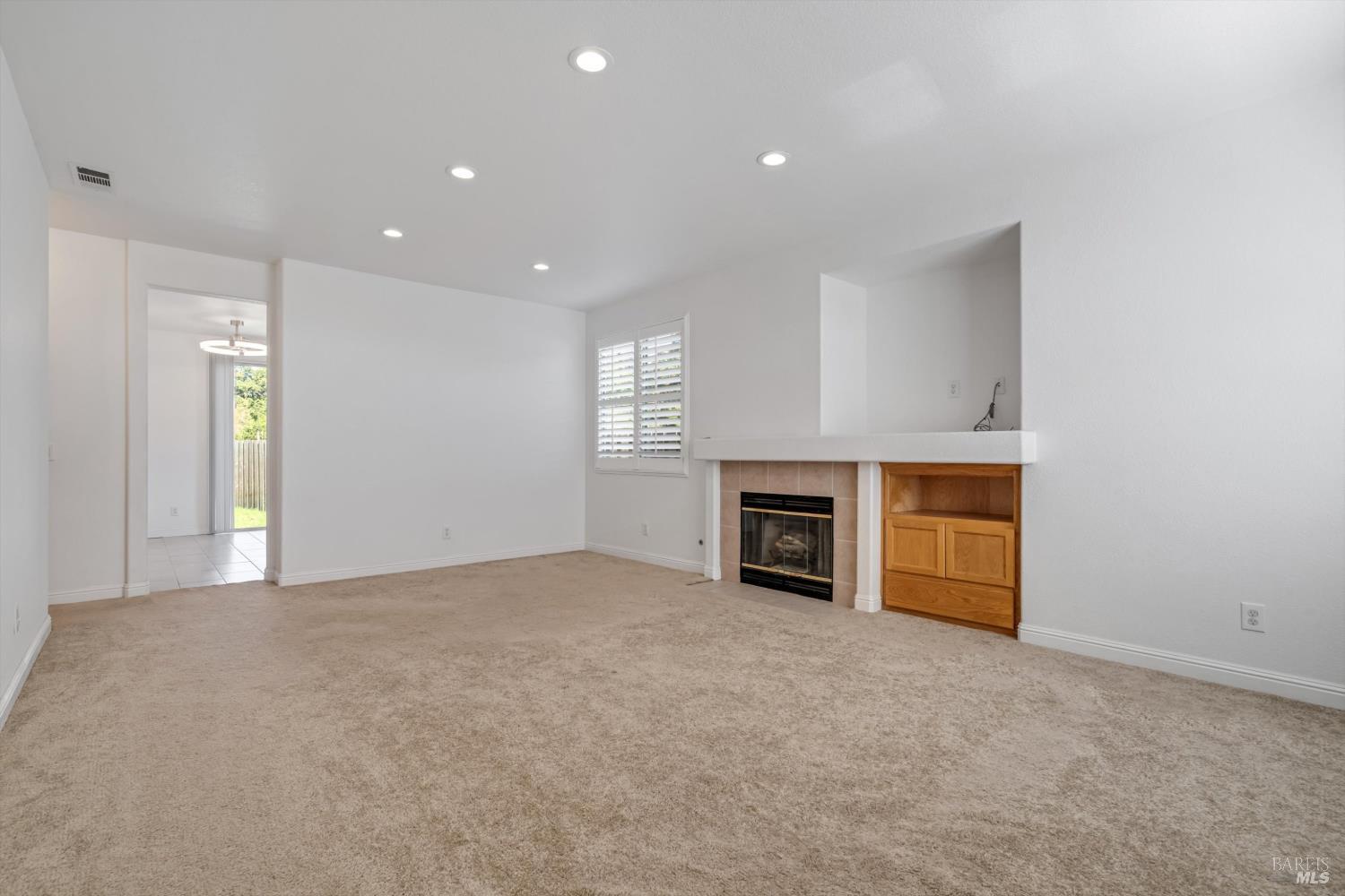 2424 Amethyst Way Santa Rosa CA 95404