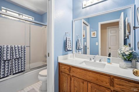 105 William Circle Cloverdale CA 95425