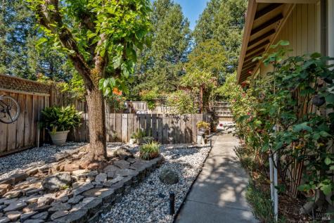 105 William Circle Cloverdale CA 95425