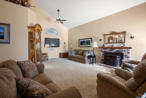 105 William Circle Cloverdale CA 95425