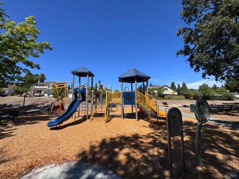 105 William Circle Cloverdale CA 95425