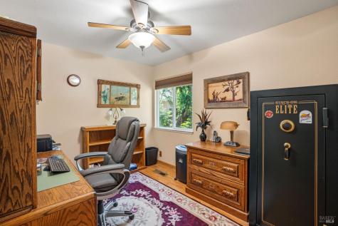105 William Circle Cloverdale CA 95425