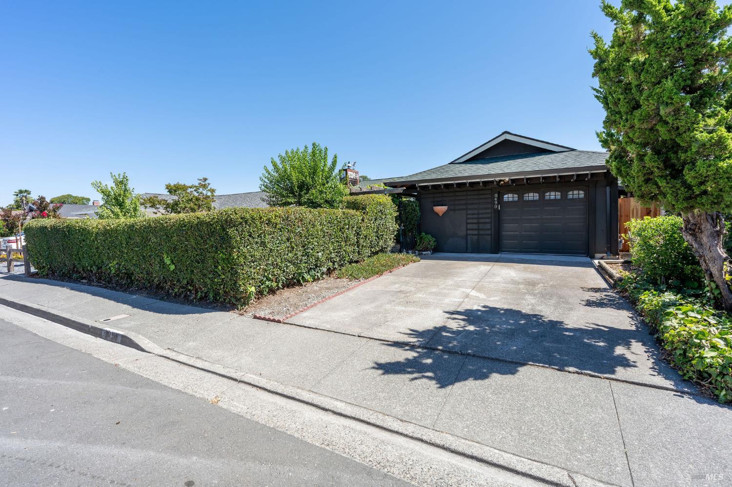 8490 Linden Avenue Cotati CA 94931