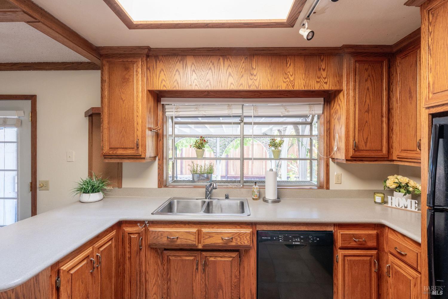 8490 Linden Avenue Cotati CA 94931