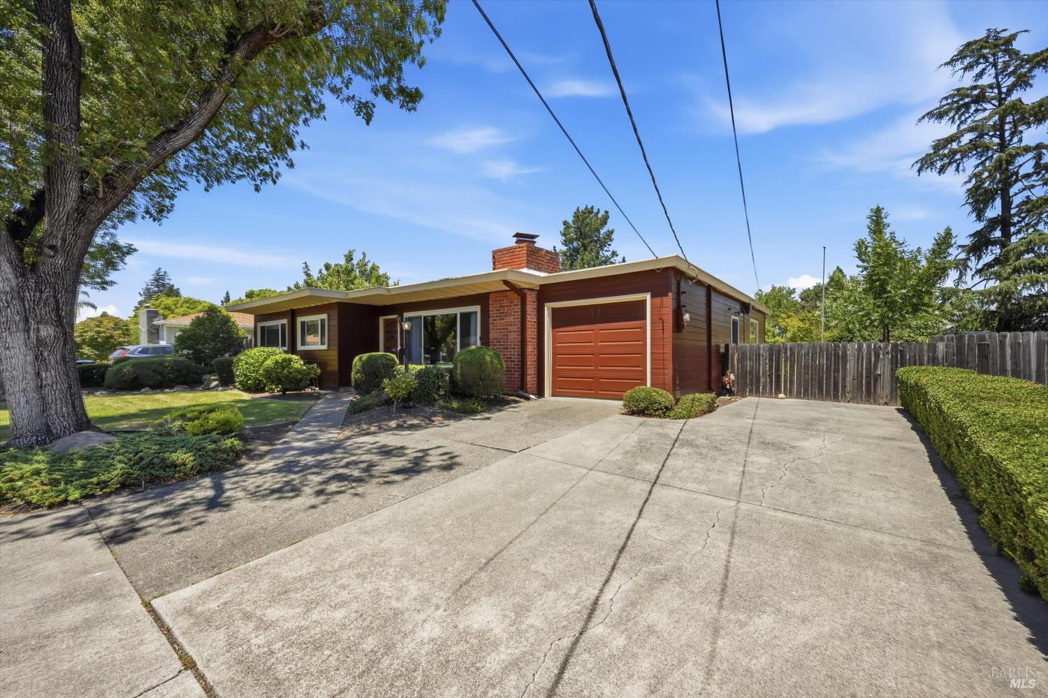 1722 Sierra Avenue Napa CA 94558