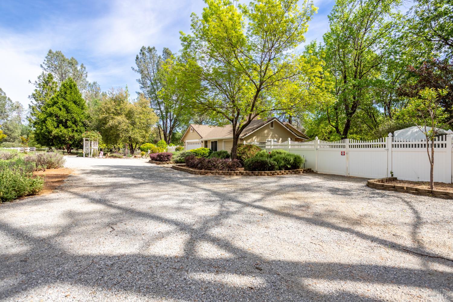 12805 Melonbank Drive Redding CA 96003