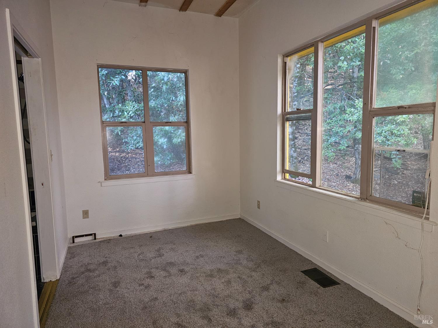 27651 Skyview Road Willits CA 95490