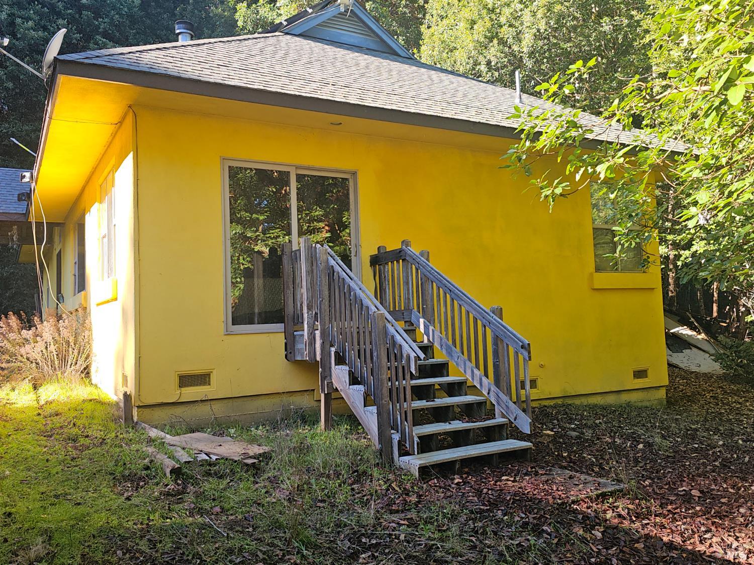 27651 Skyview Road Willits CA 95490