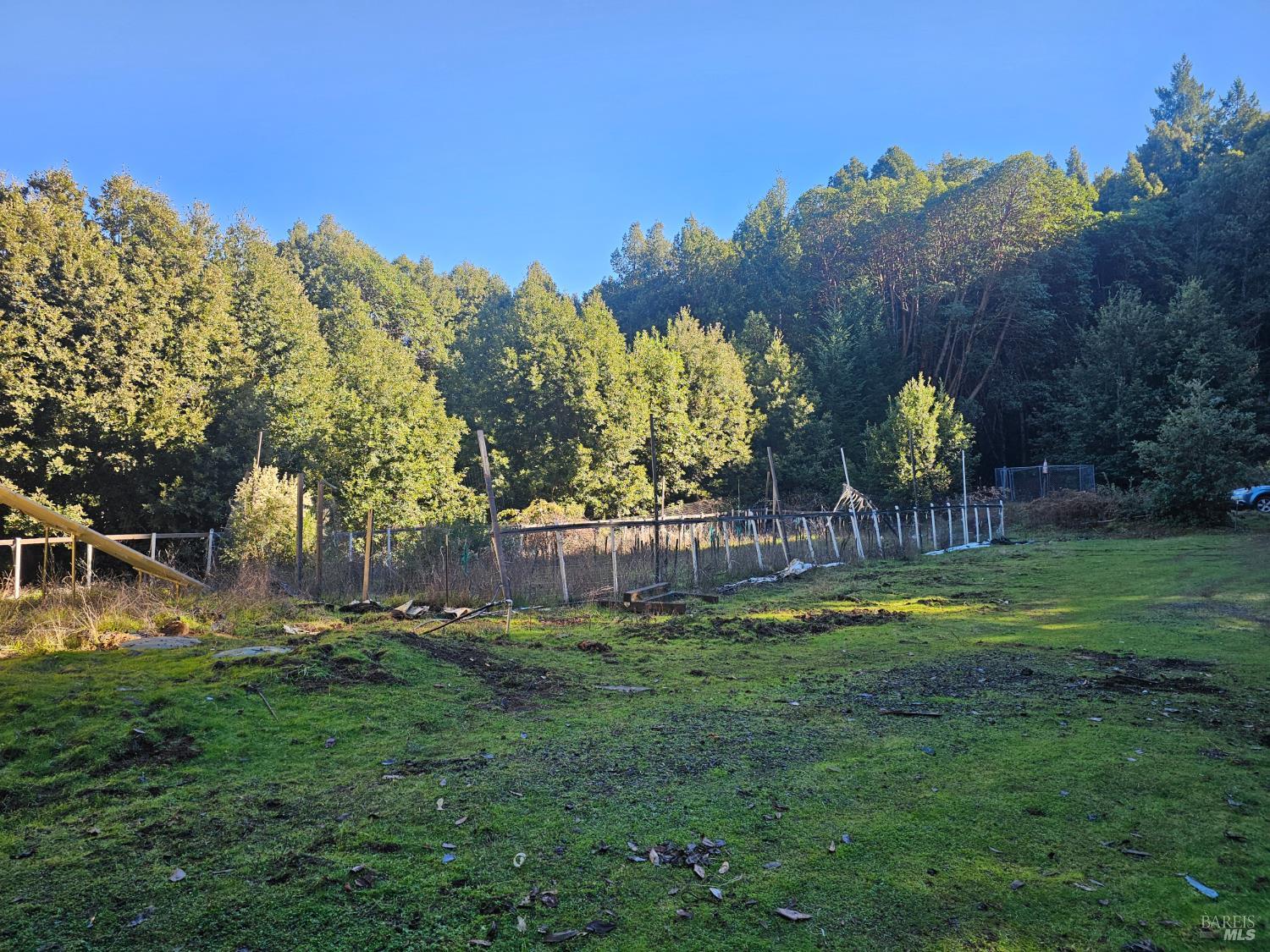 27651 Skyview Road Willits CA 95490