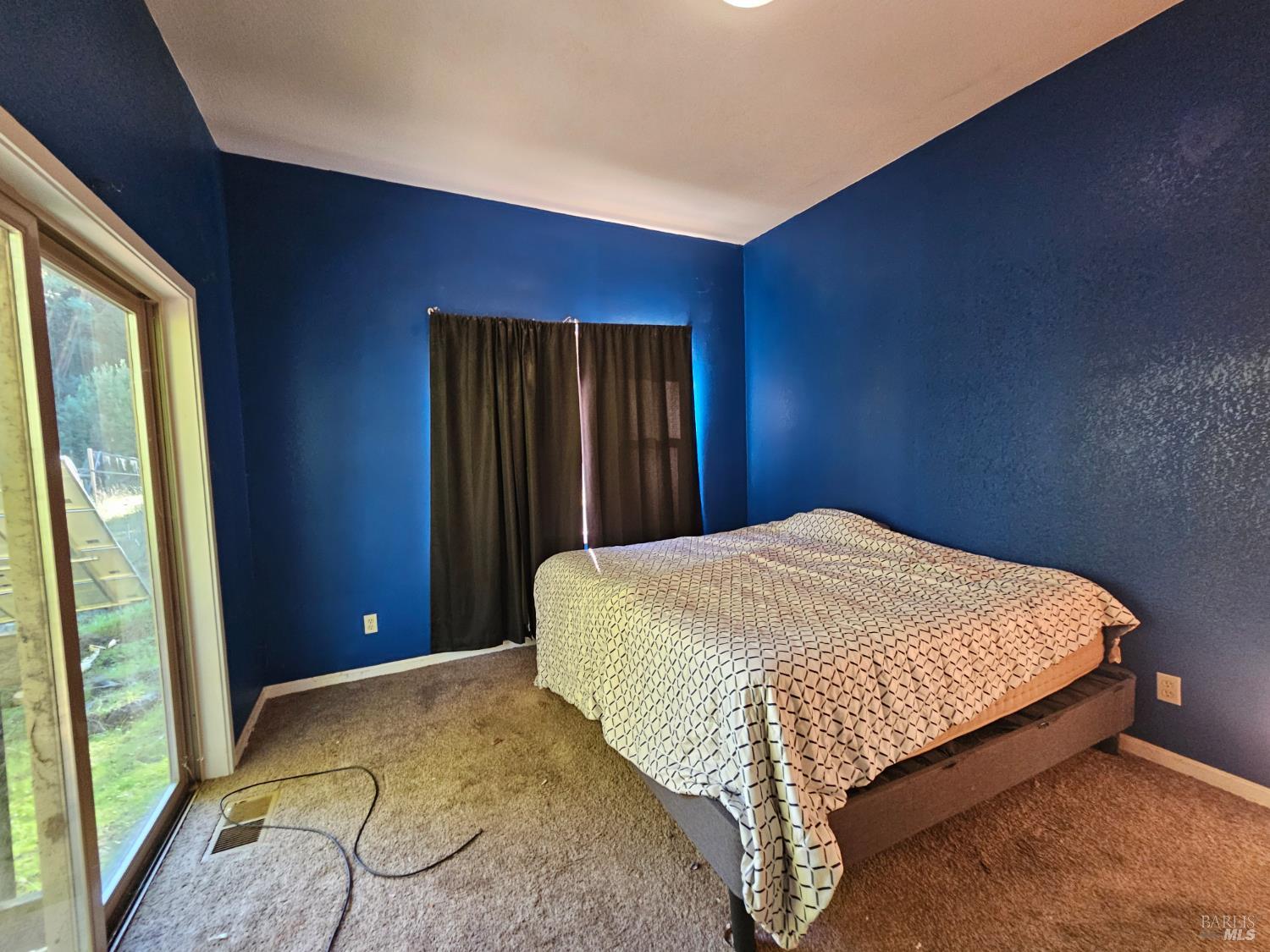 27651 Skyview Road Willits CA 95490