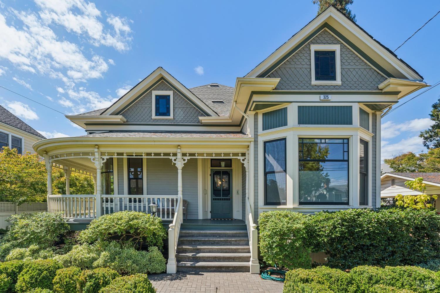 325 Fitch Street Healdsburg CA 95448