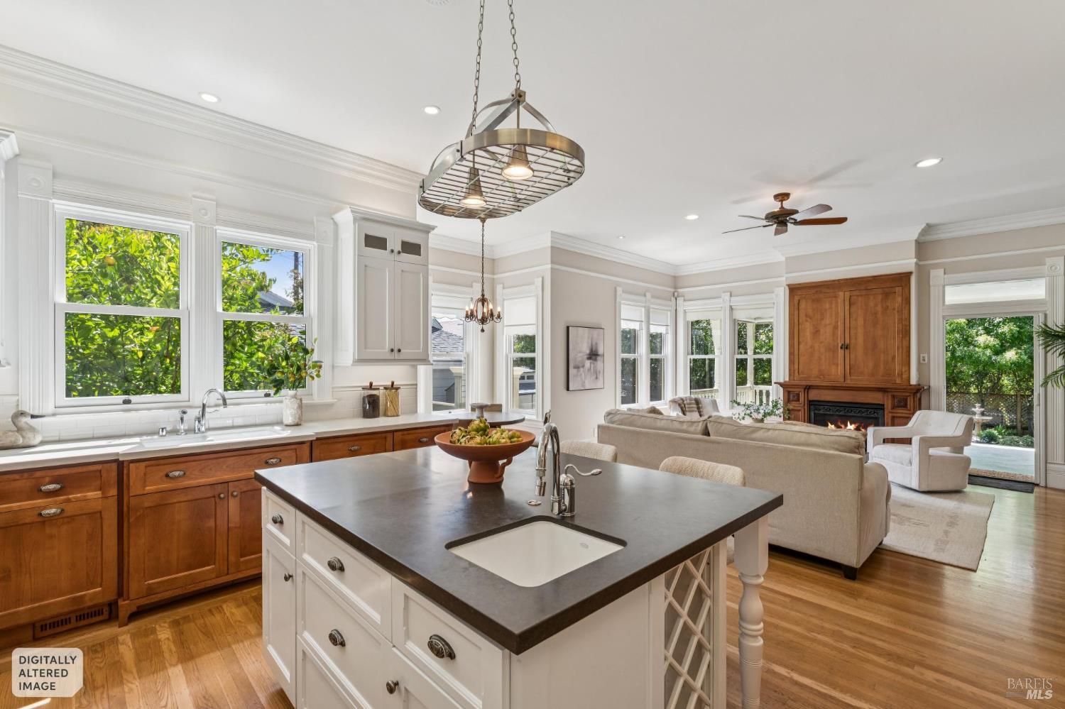 325 Fitch Street Healdsburg CA 95448