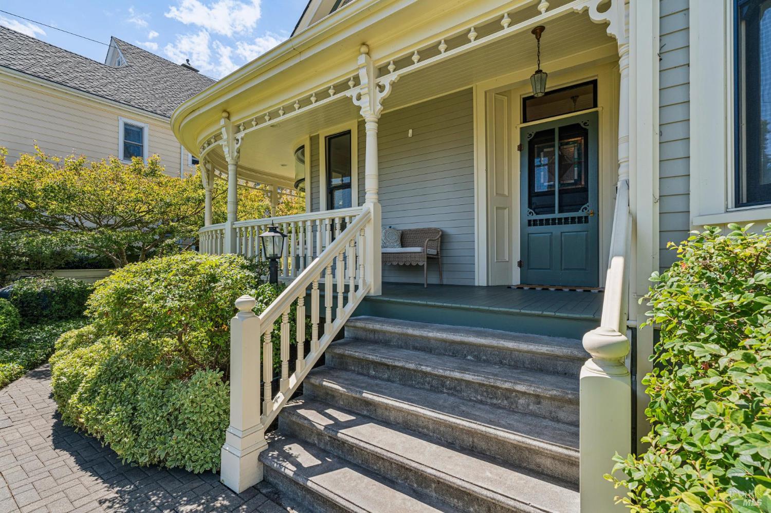 325 Fitch Street Healdsburg CA 95448