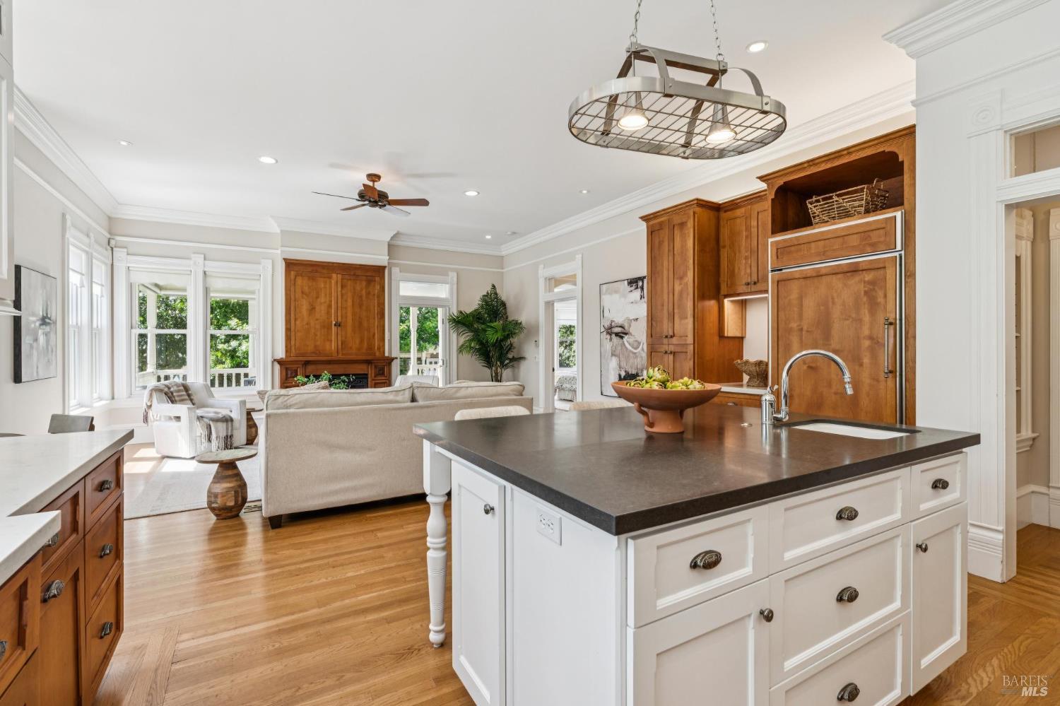 325 Fitch Street Healdsburg CA 95448