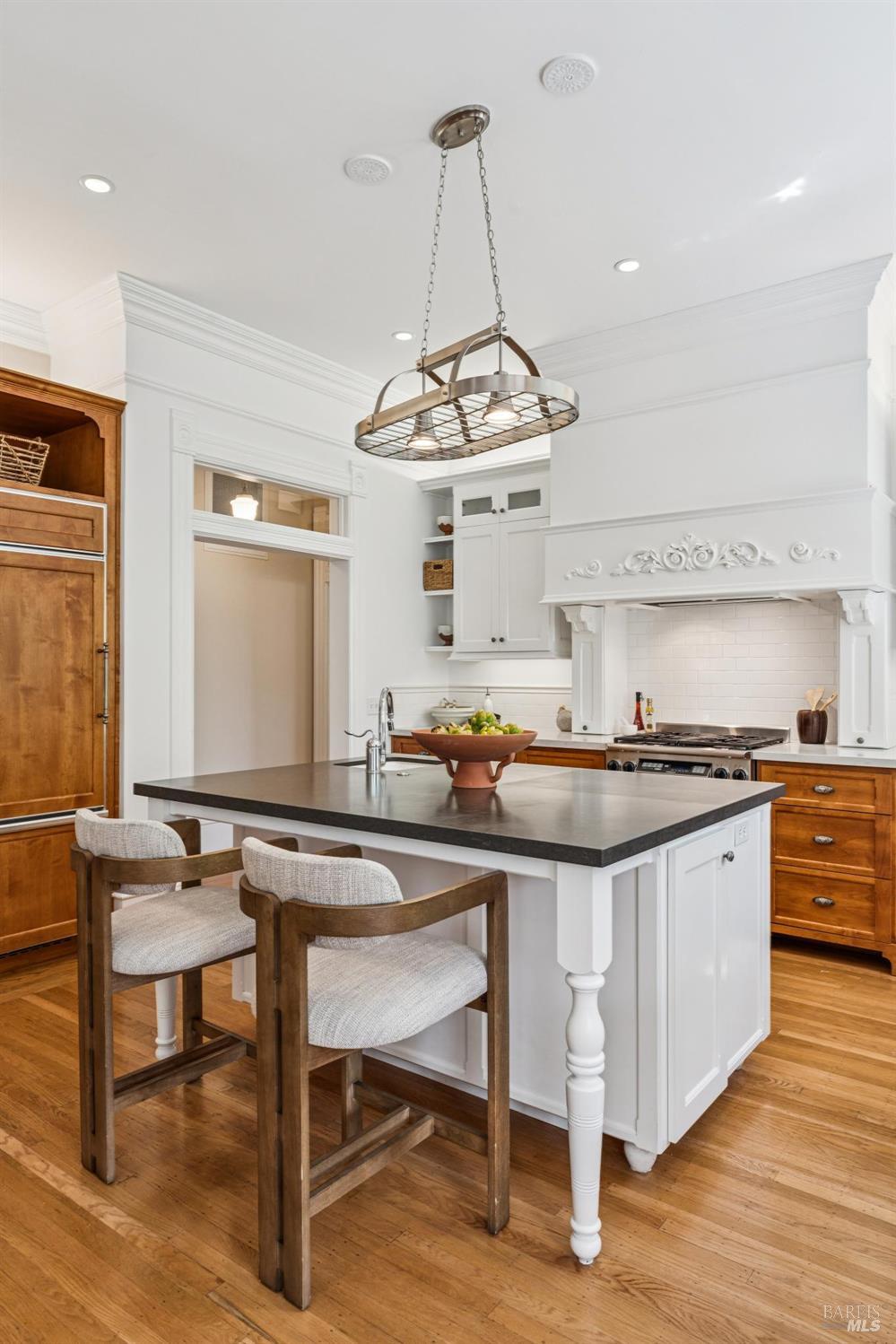 325 Fitch Street Healdsburg CA 95448