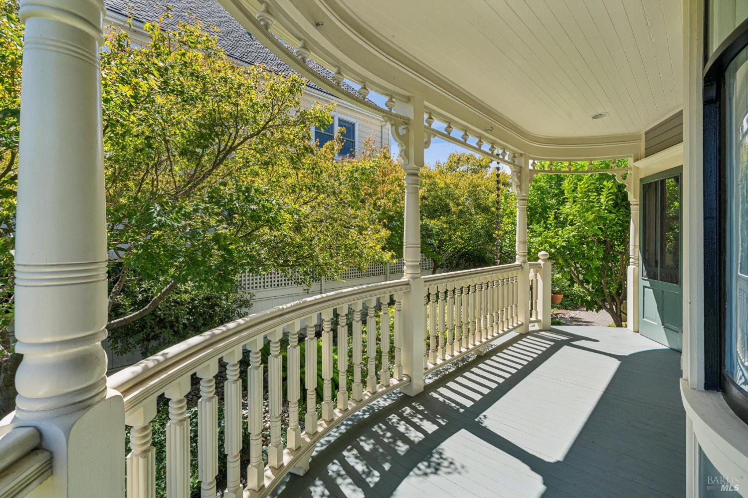 325 Fitch Street Healdsburg CA 95448