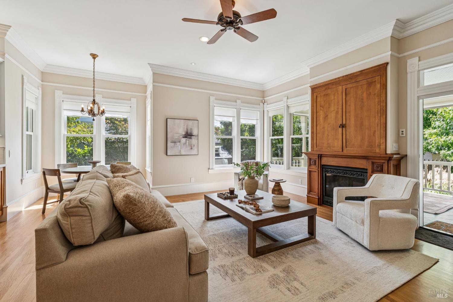 325 Fitch Street Healdsburg CA 95448